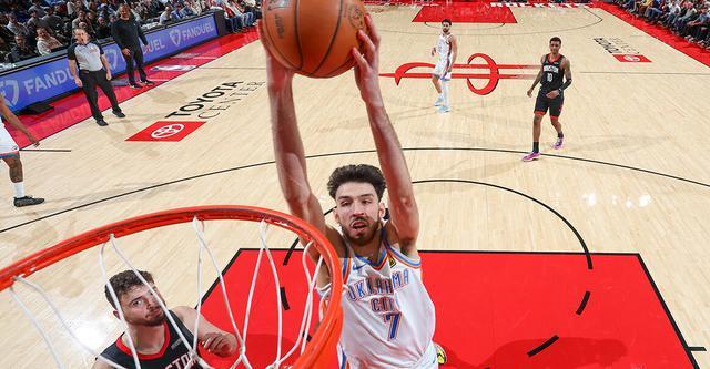 亚历山大盛赞切特：他毫无疑问是全明星球员